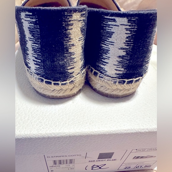 Stylish espadrilles by Christian Dior in Navy and Beige. - Picture 3 of 8